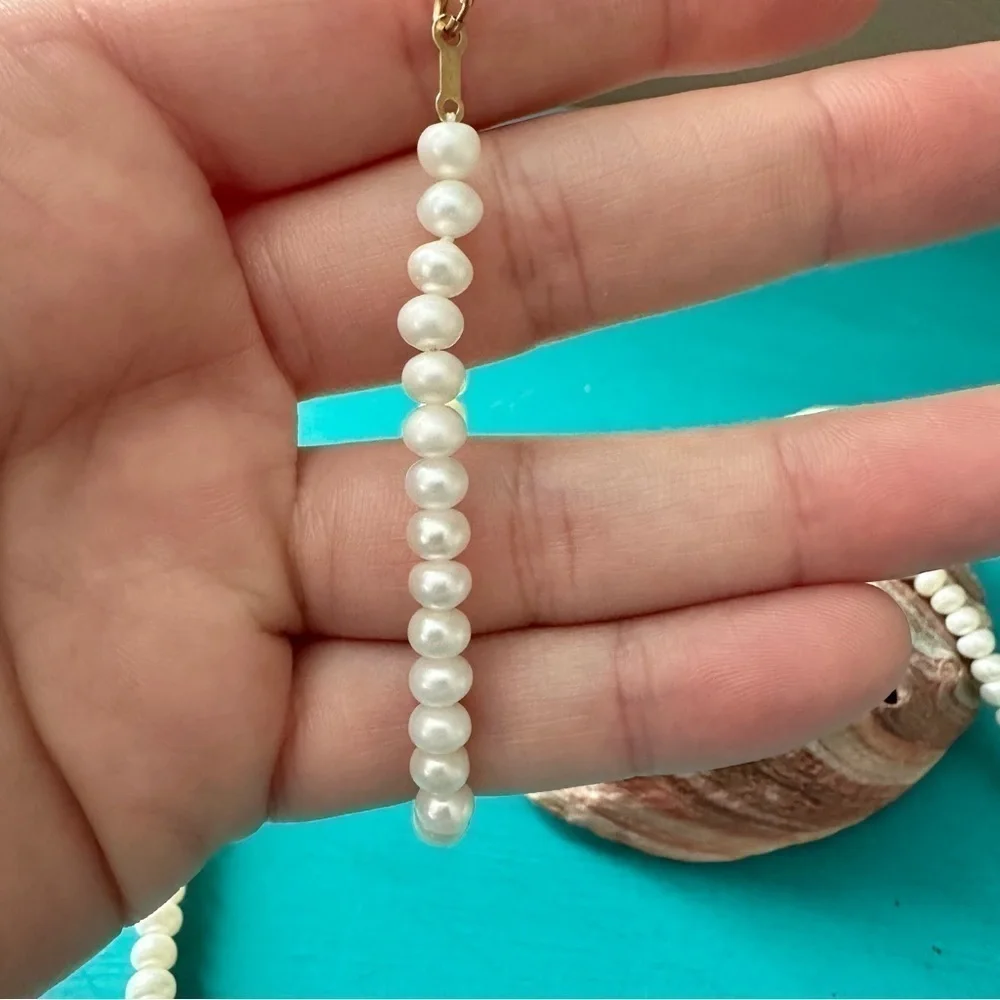 Necklace and Bracelet Faux White Pearl Set - Picture 2 of 3
